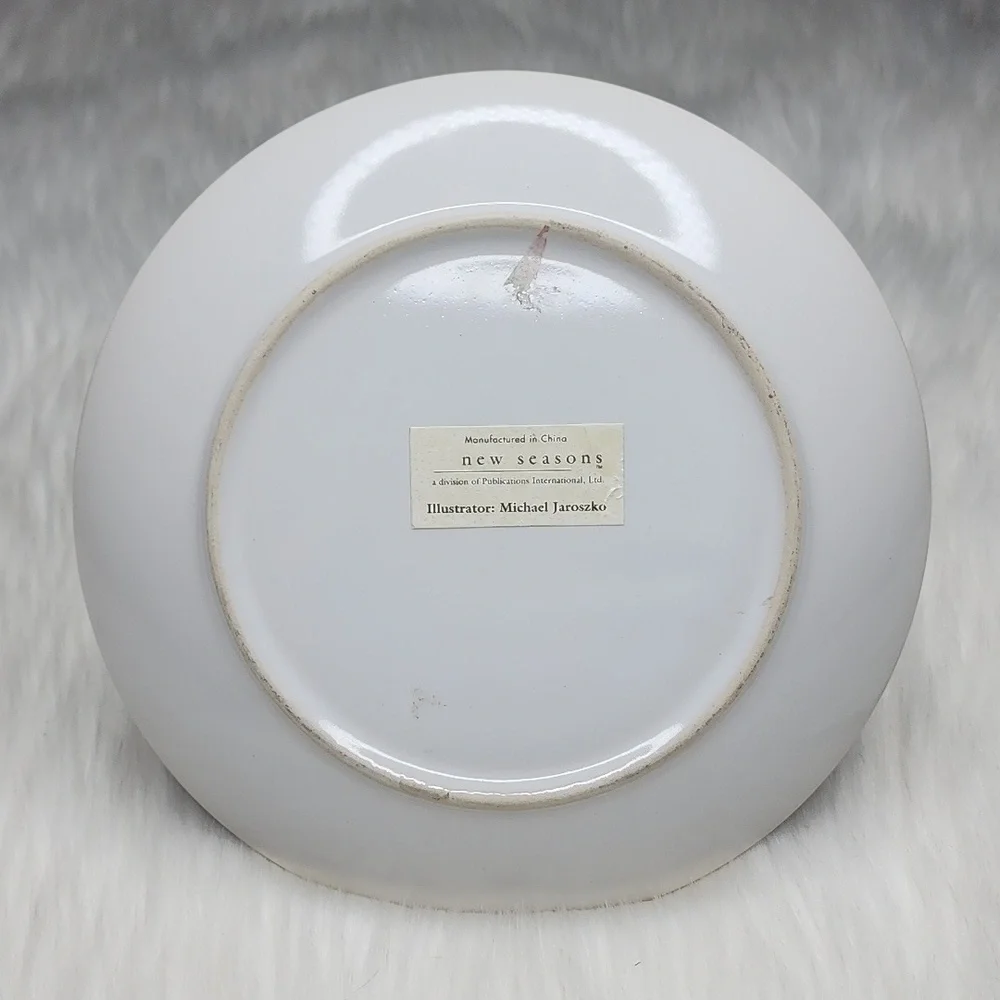 Michael Jaroszko New Seasons Christmas Santa Plate 8 1/4